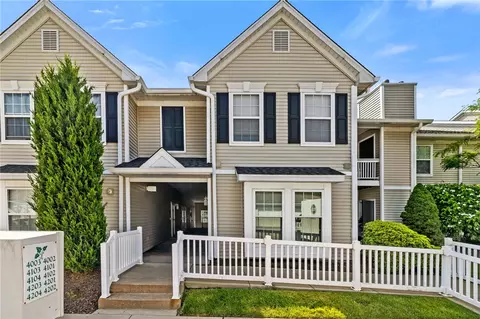 4002 Lenox Oval, Pittsburgh, PA 15237