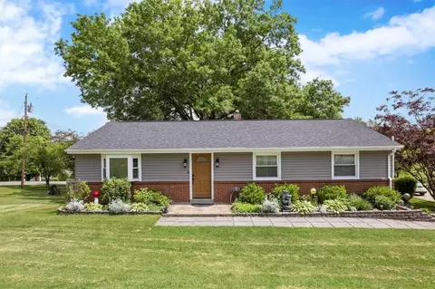 1667 Charlton Heights Rd, Coraopolis, PA 15108