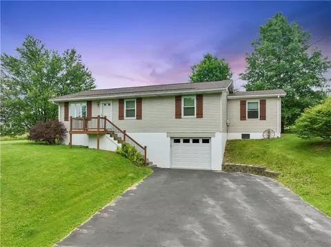 1667 Deerfield Rd, Washington, PA 15301