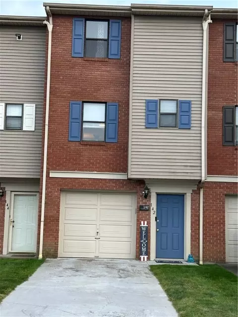 142 Woodhaven Dr, Seven Fields, PA 16046