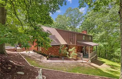 1025 Alamae Lakes Rd, Washington, PA 15301