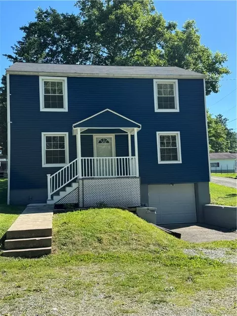 1007 Franklin Ave, Connellsville, PA 15425
