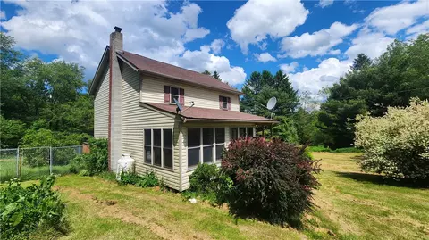 97 2nd St, Cairnbrook, PA 15924