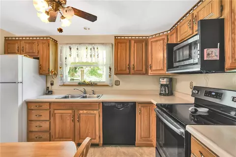 511 Semple Dr, Irwin, PA 15642 photo 7
