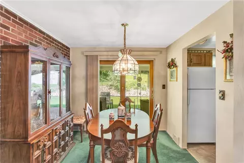 511 Semple Dr, Irwin, PA 15642 photo 9