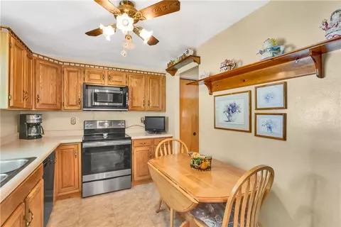 511 Semple Dr, Irwin, PA 15642 photo 8