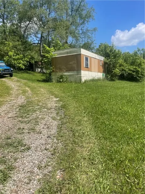 114 Mcchain Rd, Finleyville, PA 15332