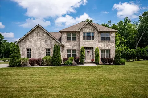 1890 Pierce Bluffs Dr, Hermitage, PA 16148