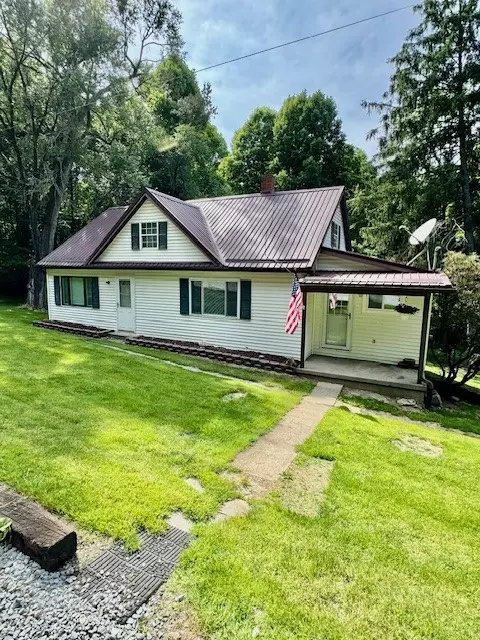 5715 Prosperity Pike, West Finley, PA 15377