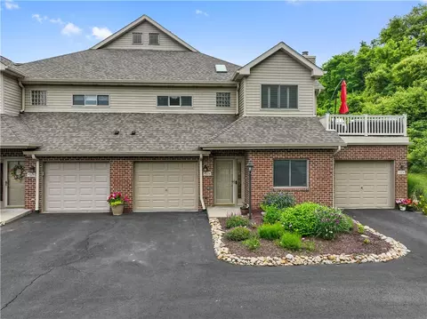 9208 Sundance Dr, Bridgeville, PA 15017