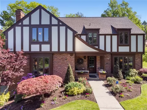105 Concord Dr, Mcmurray, PA 15317