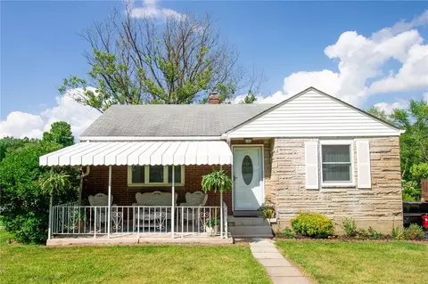 8300 Remington Dr, Pittsburgh, PA 15237