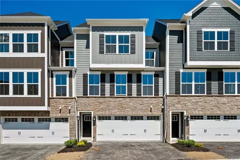 226 Yellowwood Ct, Washington, PA 15301