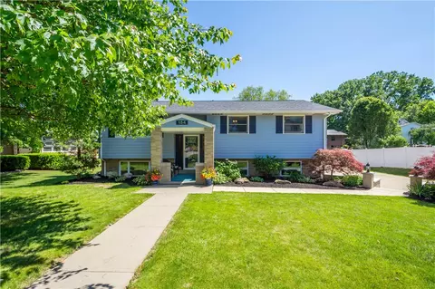 154 S Shady Ave, Houston, PA 15342