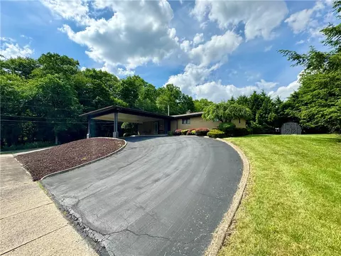 2002 Glendale Ave, New Castle, PA 16105