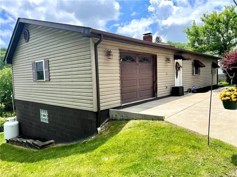 118 Yukon Ave, Yukon, PA 15698