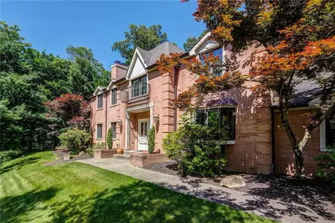 417 Windmere Dr, Pittsburgh, PA 15238