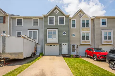1119 Elm Ct, Oakdale, PA 15071