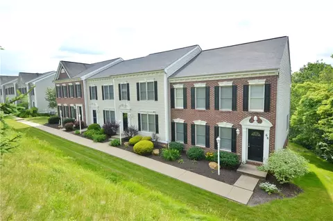 70 Castleview Dr, Mckees Rocks, PA 15136