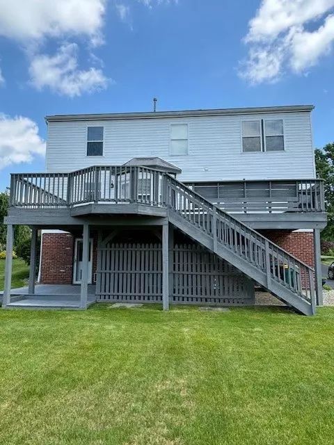 Exterior - 408 Kingsbrook Dr, Mcdonald, PA 15057 photo 4 of 6