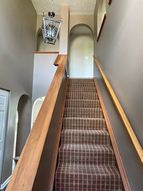 Entry Way - 408 Kingsbrook Dr, Mcdonald, PA 15057 photo 3 of 4