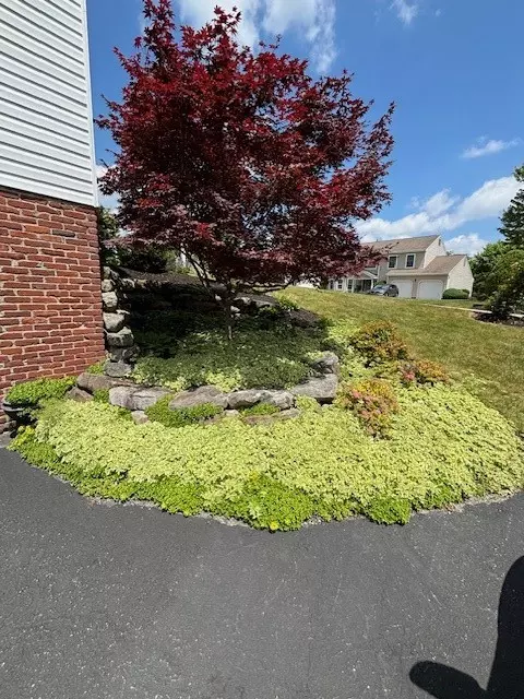 Exterior - 408 Kingsbrook Dr, Mcdonald, PA 15057 photo 5 of 6