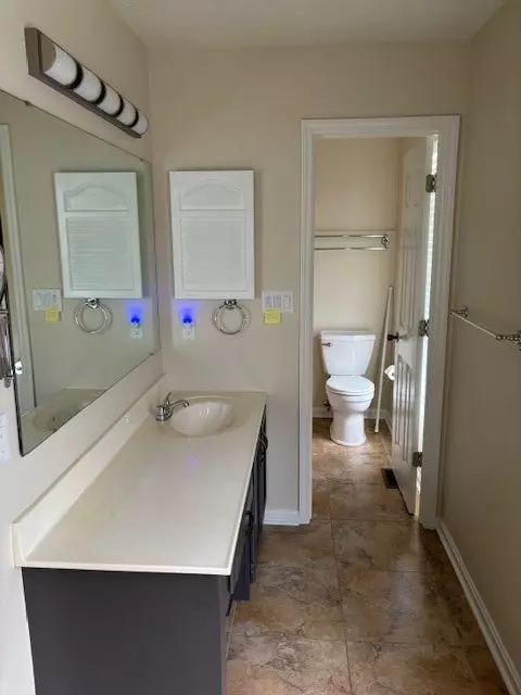 Bath - 408 Kingsbrook Dr, Mcdonald, PA 15057 photo 2 of 5