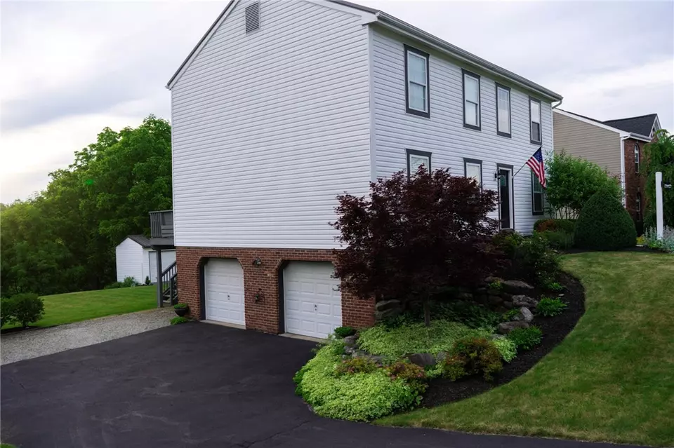 Exterior - 408 Kingsbrook Dr, Mcdonald, PA 15057 photo 3 of 6