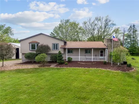 504 Sandworks Rd, Hunker, PA 15639