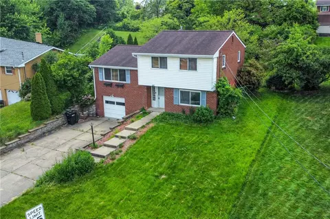 207 Centerdale Rd, Coraopolis, PA 15108
