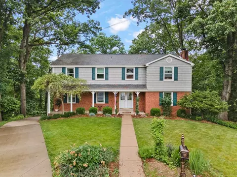 559 Squire Pl, Pittsburgh, PA 15237