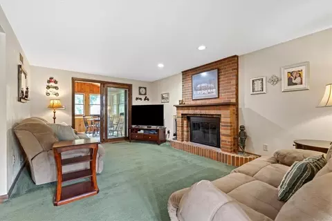 215 Sunrise Dr, Irwin, PA 15642 photo 15