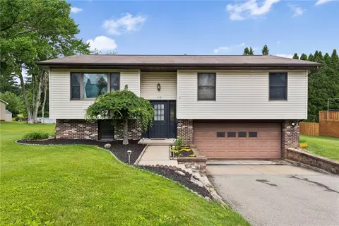 110 Rural Dr, Butler, PA 16001