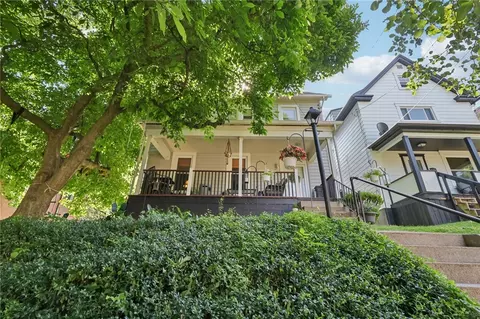 432 8th St, Oakmont, PA 15139