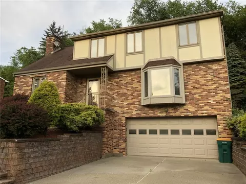 214 Lakeside Dr, Mckees Rocks, PA 15136