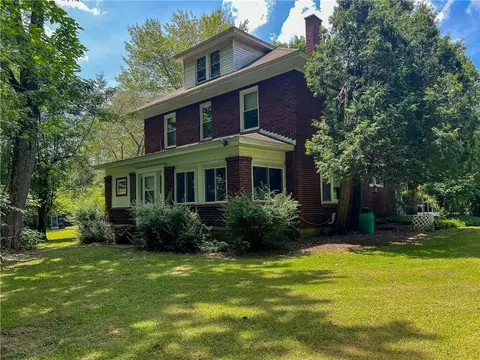 160 Tranquil Ln, Butler, PA 16002
