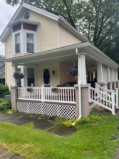 700 Mercer St, Volant, PA 16156