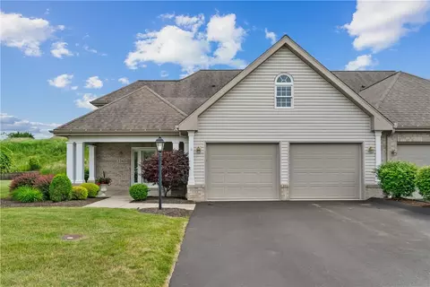 226 Hytyre Farms Dr, Gibsonia, PA 15044
