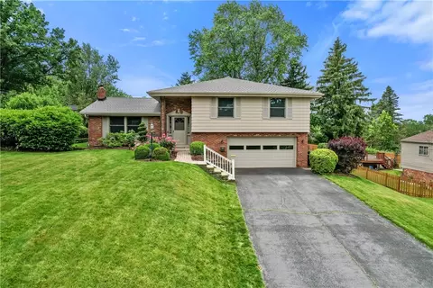 1258 Sun Ridge Dr, Pittsburgh, PA 15241