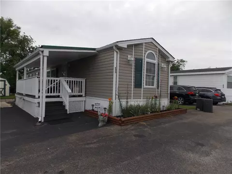 853 Governors Cir, Washington, PA 15301