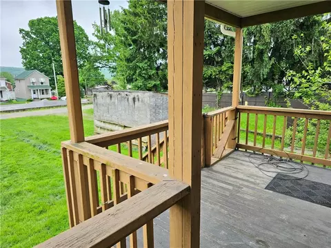 Exterior - 3531 3rd Ave, Koppel, PA 16136 photo 3 of 5