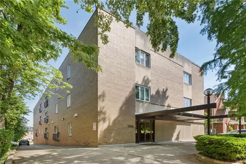 5425 5th Ave #102, Pittsburgh, PA 15232