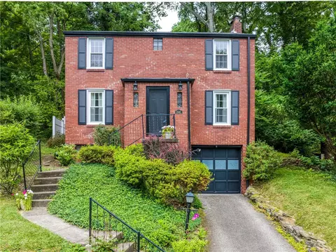 1041 Osage Dr, Pittsburgh, PA 15235