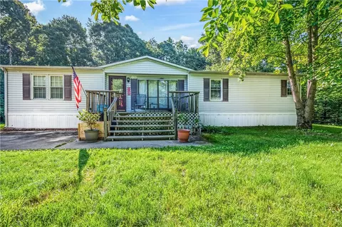 132 Craun Ln, Wampum, PA 16157