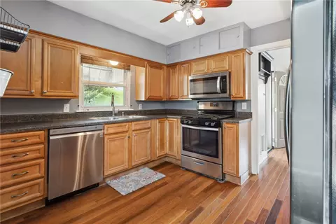 1845 Devonshire Rd, Coraopolis, PA 15108 photo 11