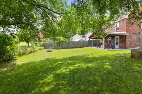 1845 Devonshire Rd, Coraopolis, PA 15108 photo 9