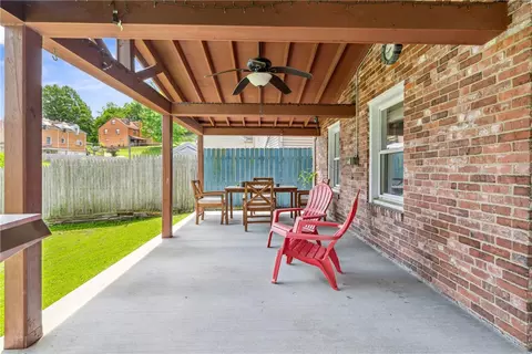 1845 Devonshire Rd, Coraopolis, PA 15108 photo 6
