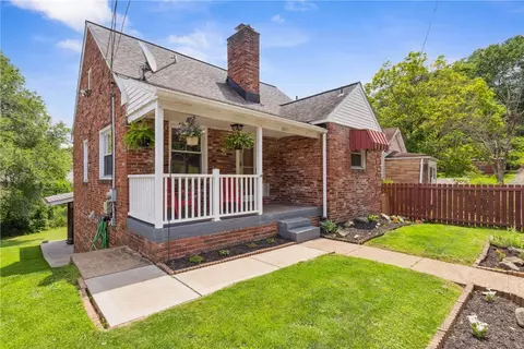 1845 Devonshire Rd, Coraopolis, PA 15108