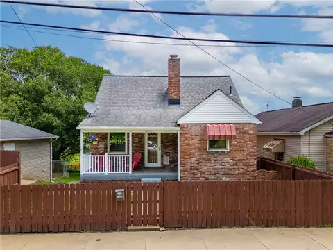 1845 Devonshire Rd, Coraopolis, PA 15108 photo 3
