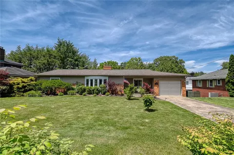 1107 Cambridge St, Natrona Heights, PA 15065
